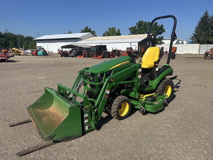 2016 John Deere 1025R