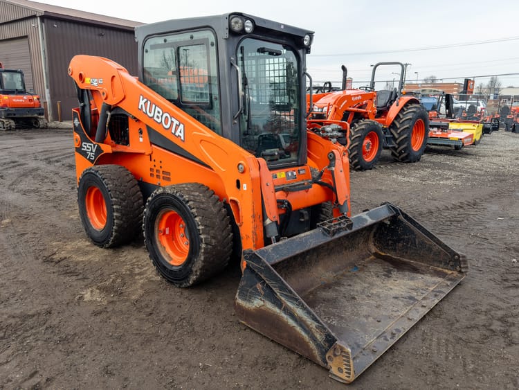 Used 2017 Kubota SSV75HFRC