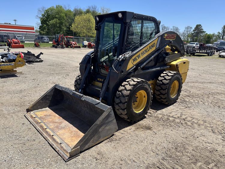 2014 New Holland L255